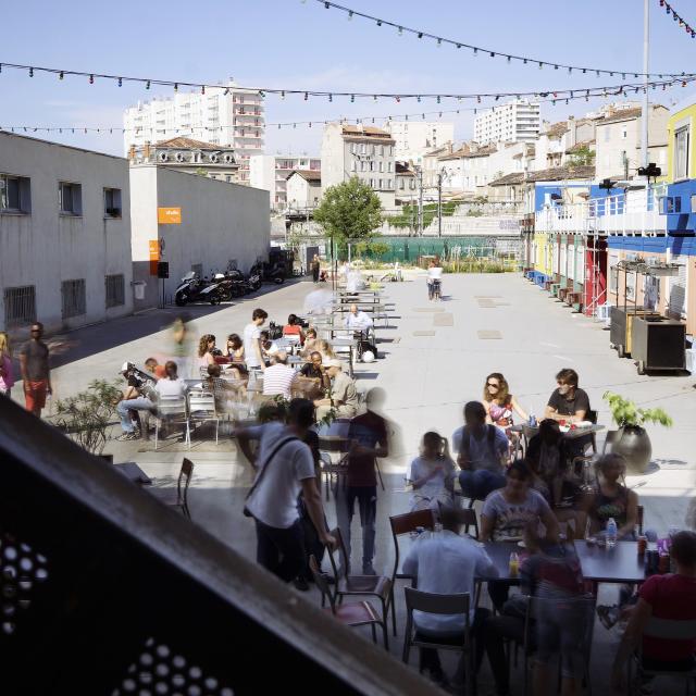 Friche Belle de Mai Marseille, terrasse café