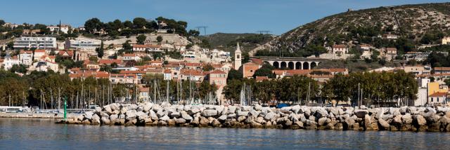 digue et port de l'Estaque à Marseille