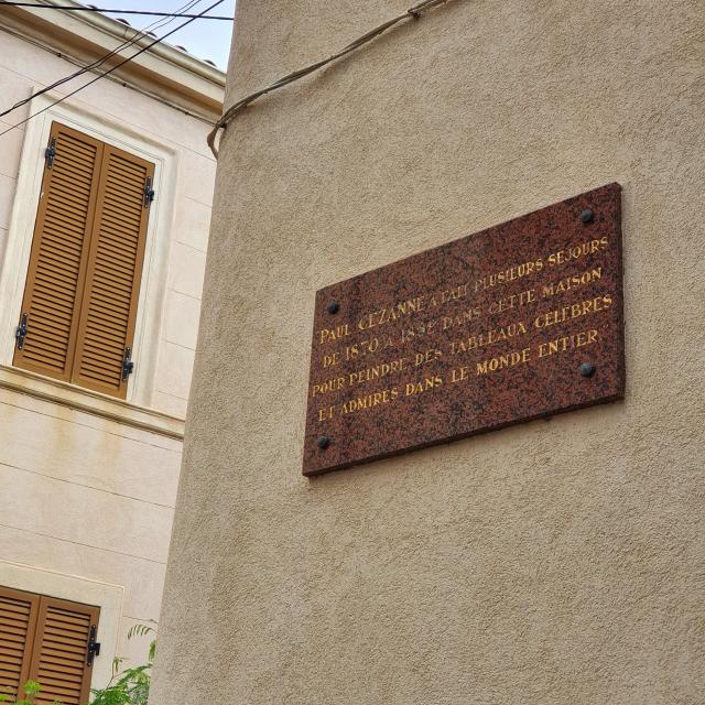 Plaque en hommage à Cezanne dans le quartier de l'Estaque