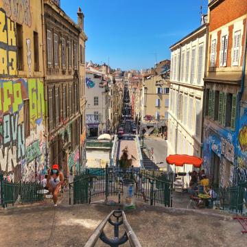 Bookbinding experience in Marseille's Cours Julien district