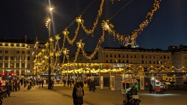 Illuminations Noel 2023 Vieux port marseille