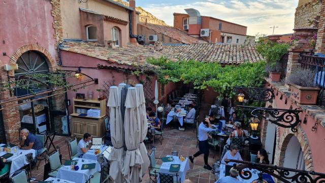 Restaurant La Grotte Callelongue Edotlcm 5