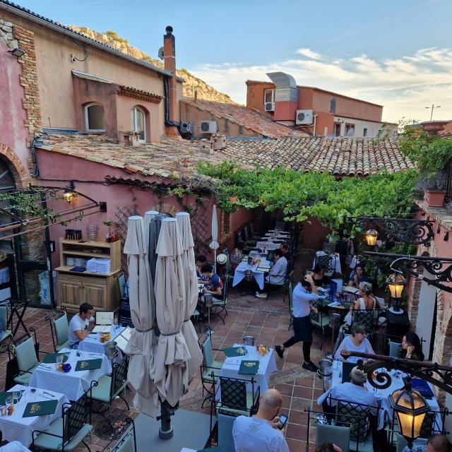 Restaurant La Grotte Callelongue Edotlcm 5