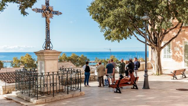 Groupe de visiteurs à l'estaque