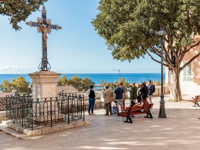 Groupe de visiteurs à l'estaque