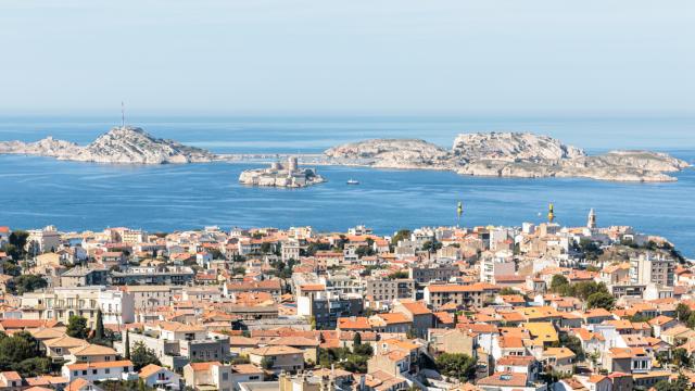 Vue sur les îles Marseillaises depuis Notre-Dame de la Garde