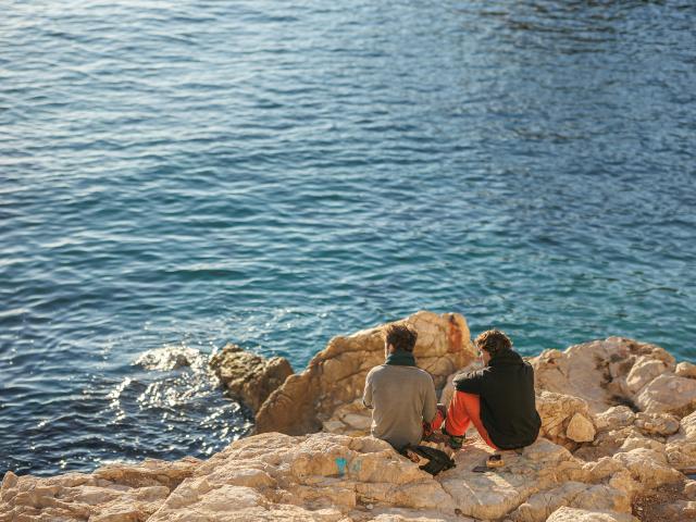 Personne sur les rochers à Malmousque Marseille